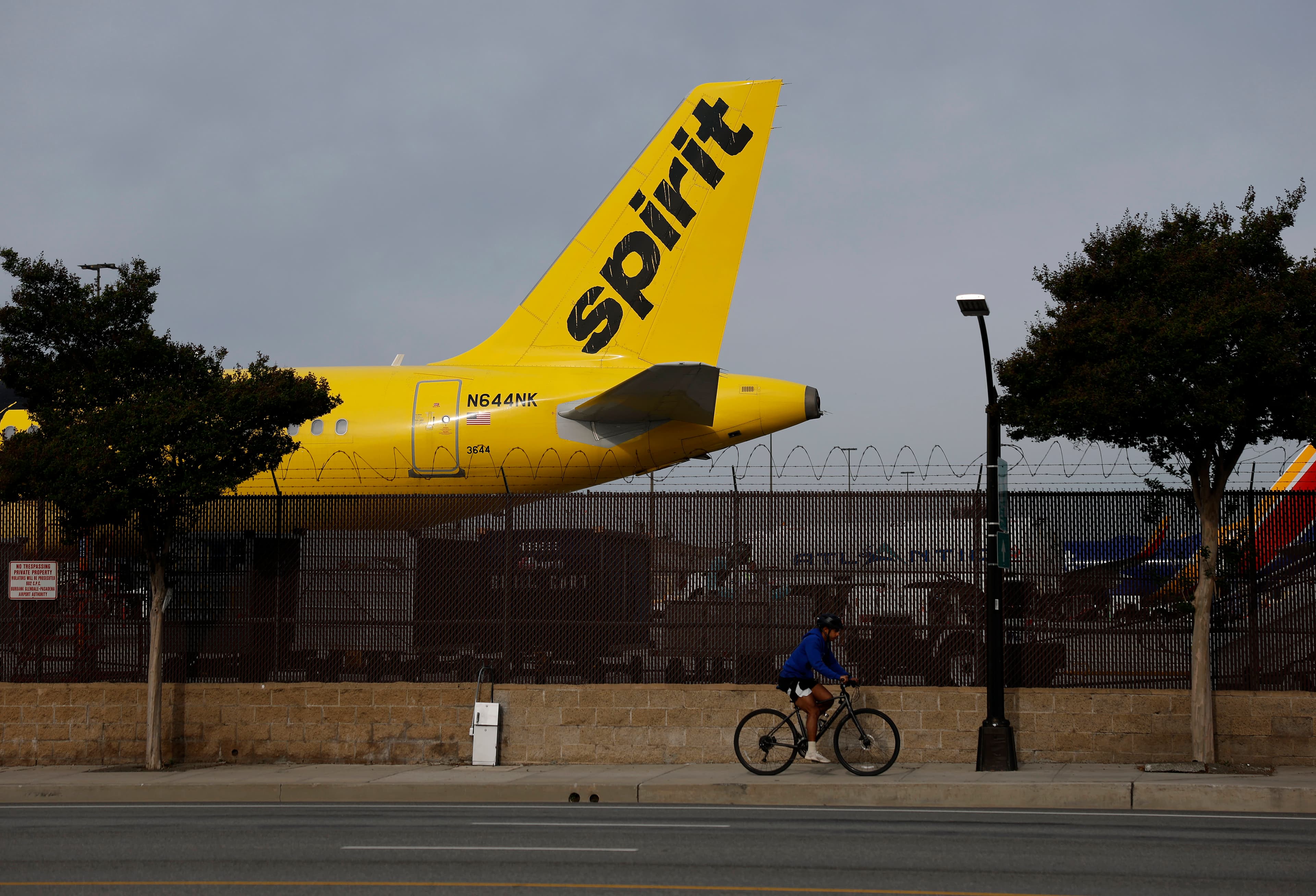 Trump Suggests Government Support for Struggling Spirit Airlines