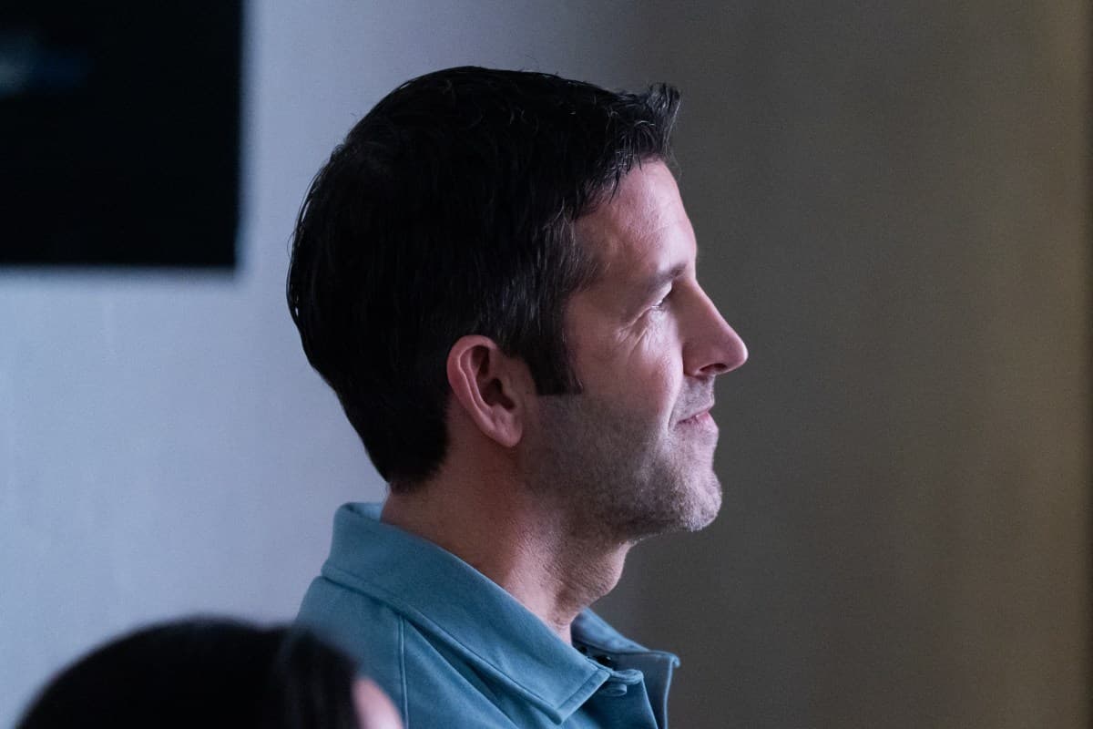 Apple's New CEO Takes Helm of Tech Giant Amid Complex Challenges