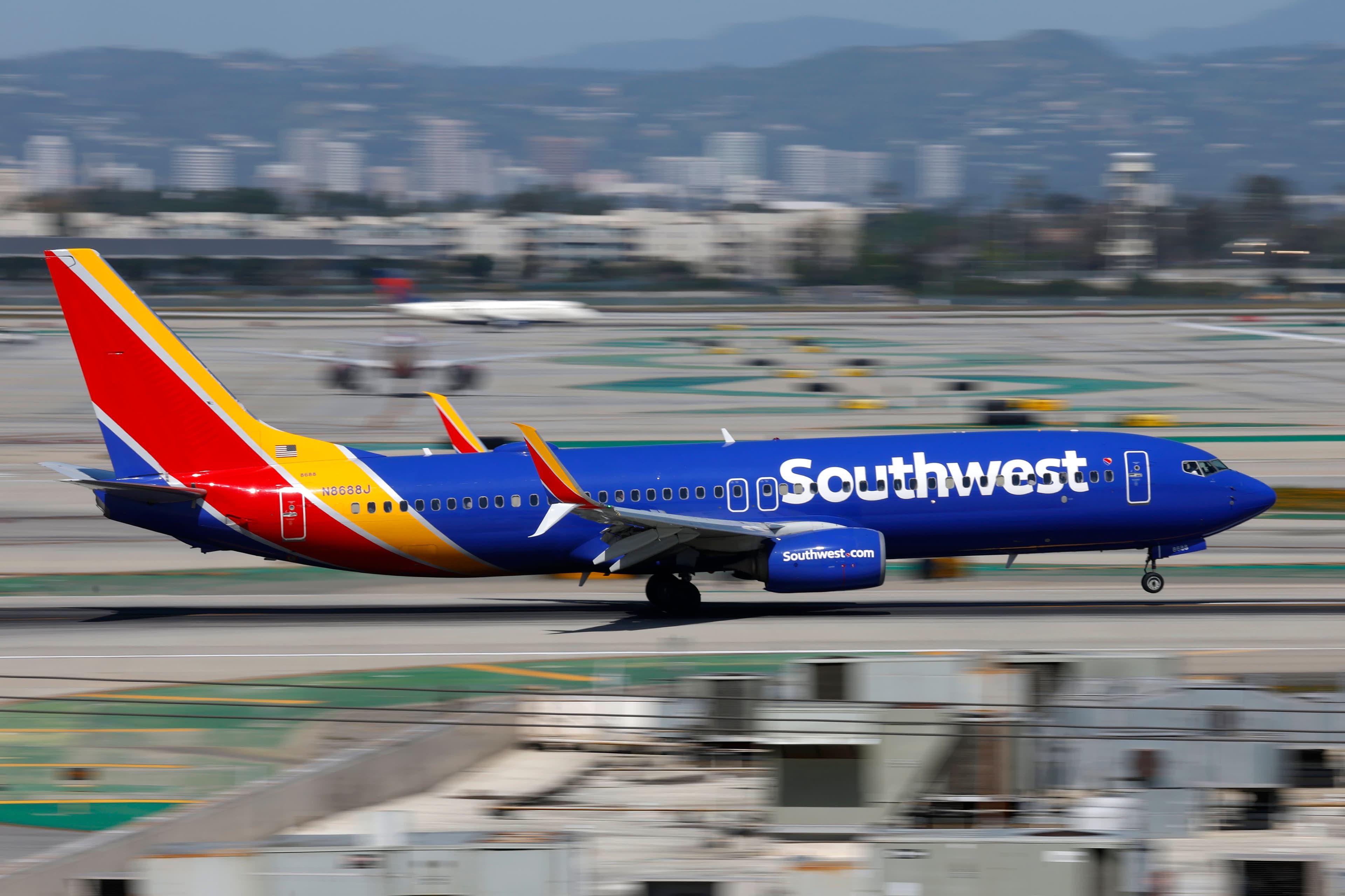 Southwest Airlines Misses Earnings Forecast Amid Fuel Cost Pressures