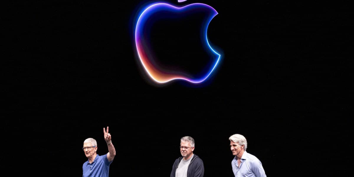 Apple Reorganizes AI Leadership, Strips Robotics from Top exec