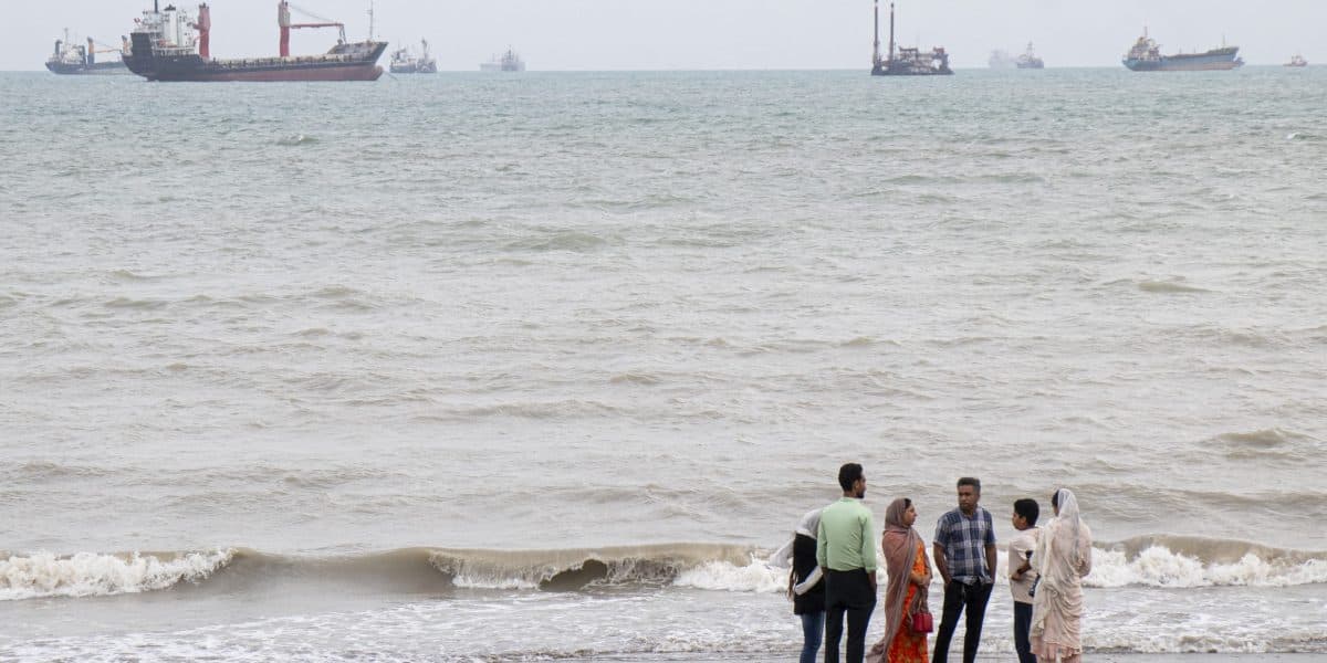 Oil Crisis Deepens: Analyst Warns Atlanta Supply Chain Faces Months of Disruption