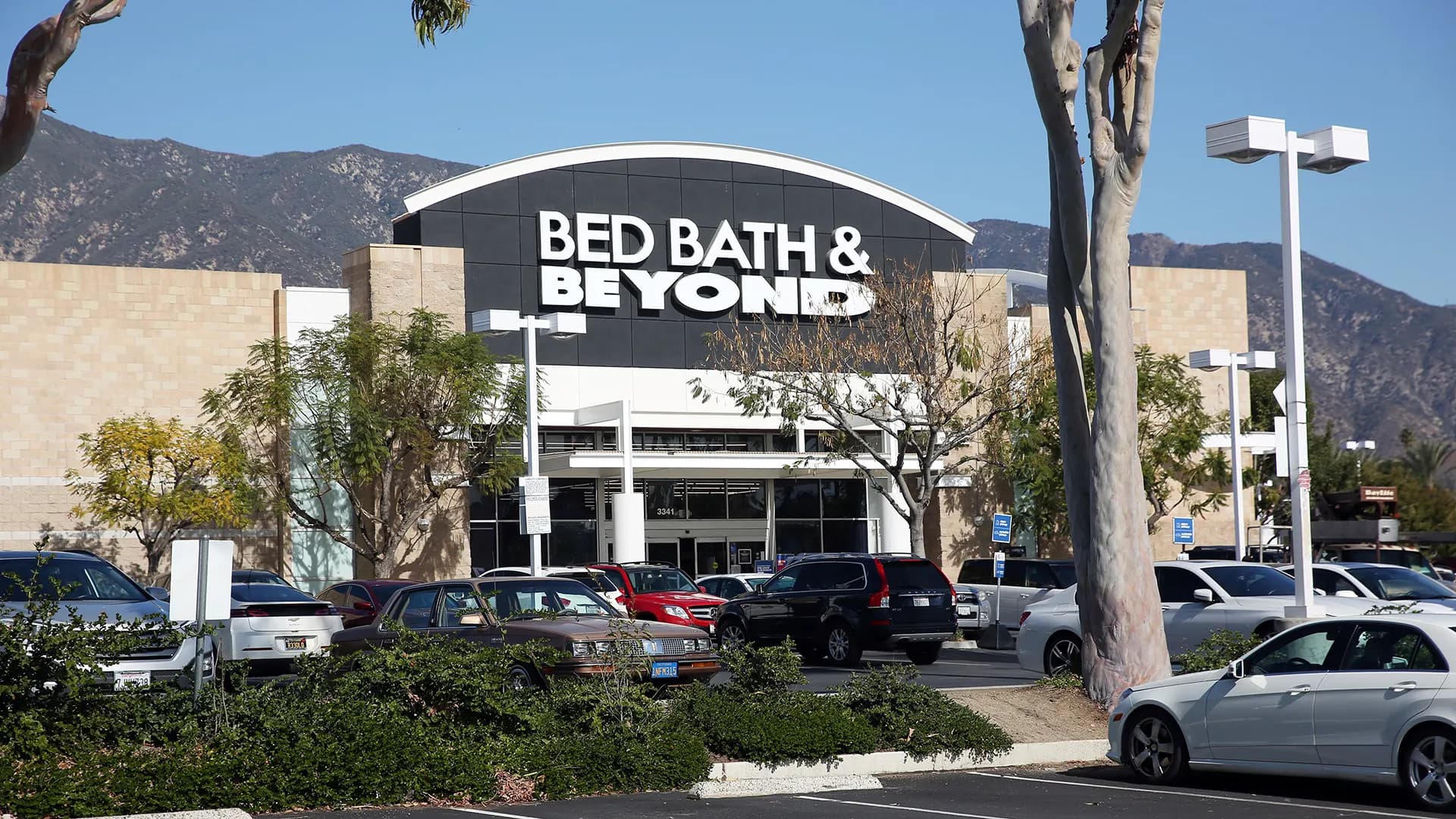 Bed Bath & Beyond Reverses Course, Eyes California Expansion