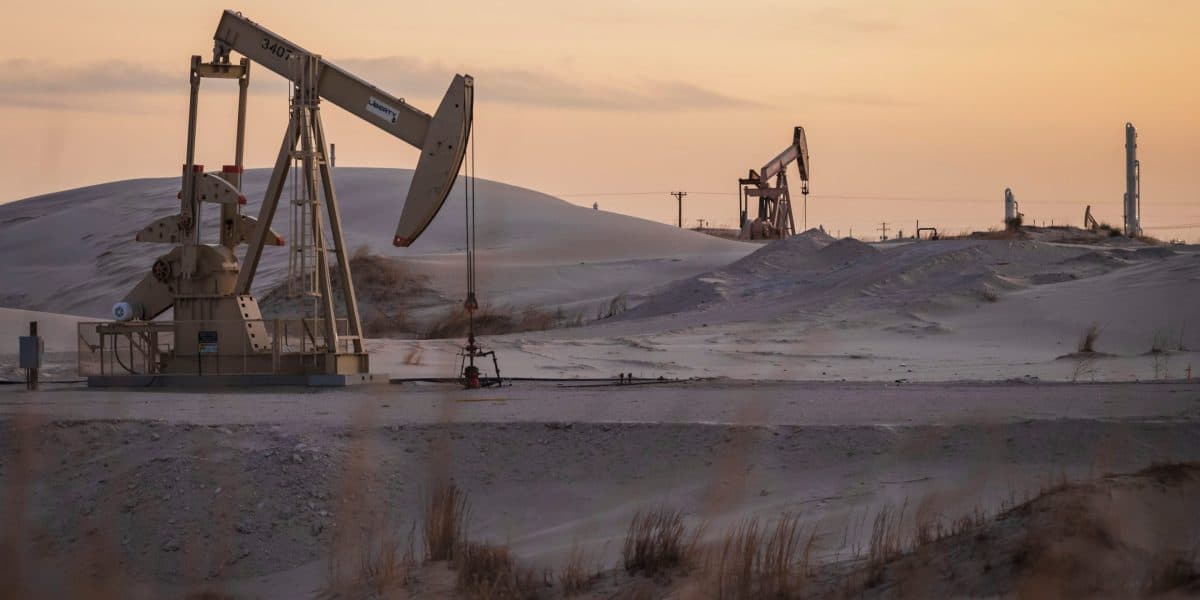 Oil Market Uncertainty Constrains U.S. Production Despite Price Gains