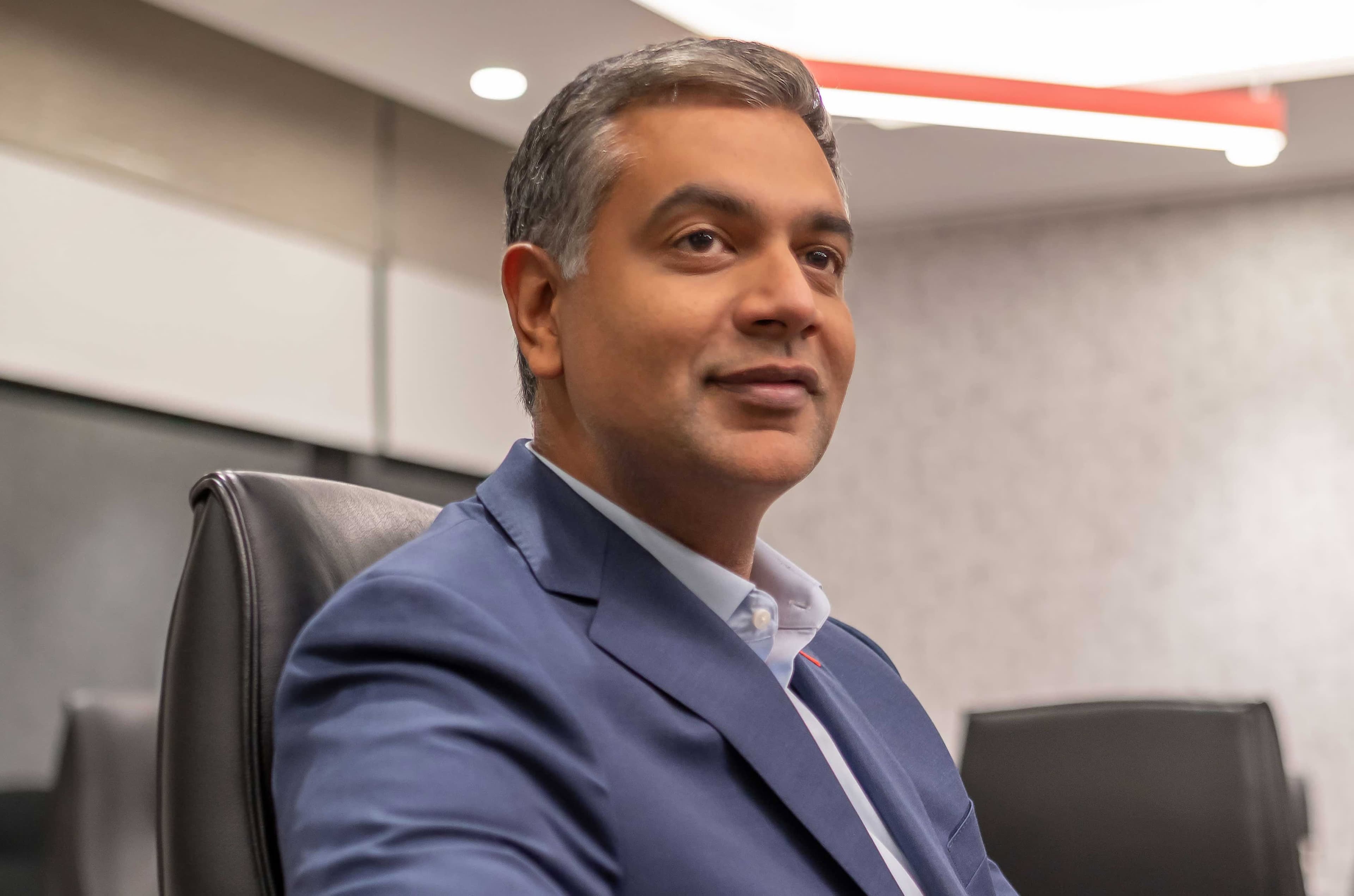 Bank CEO Deploys AI Clone for Earnings Call in Bold Workforce Strategy