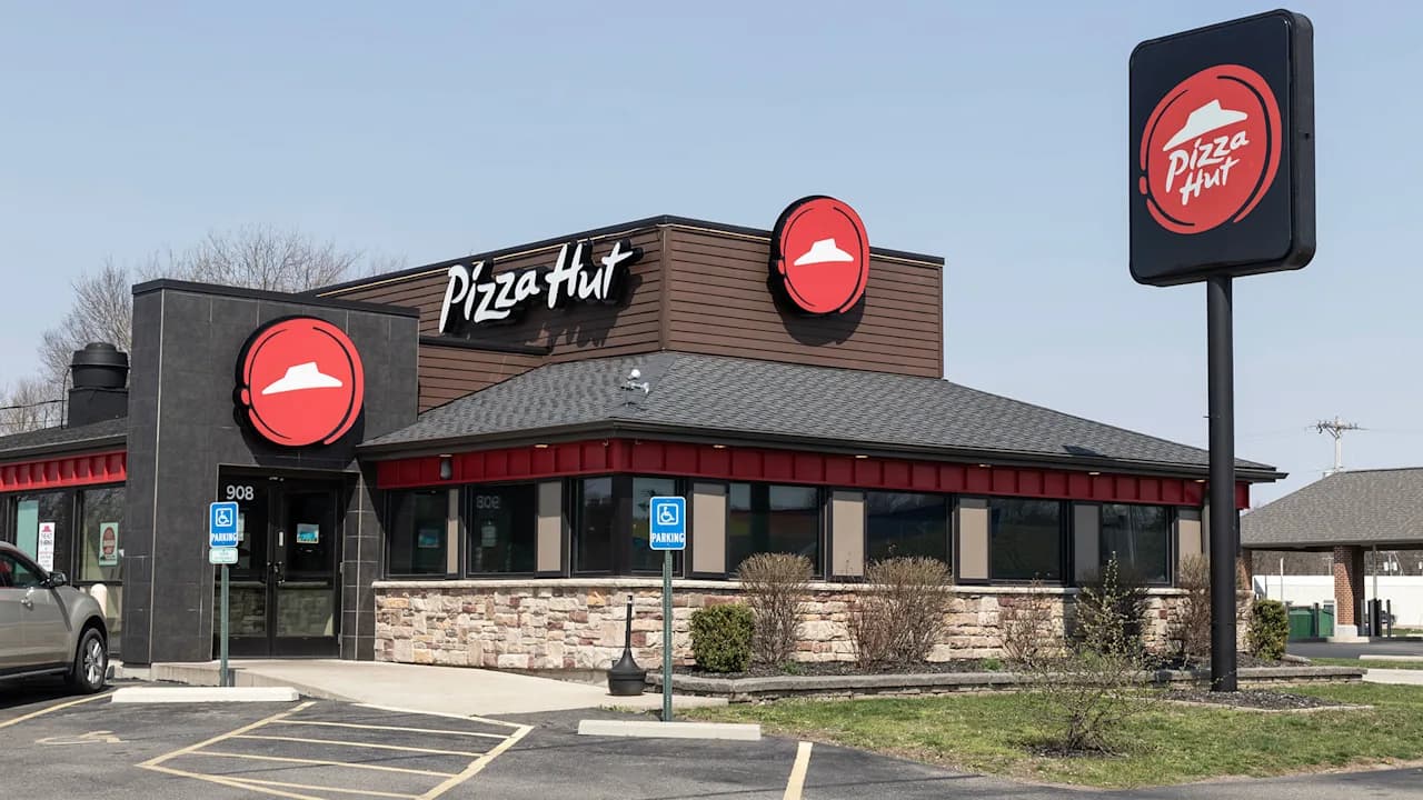 Pizza Hut's Massive Closures Signal Shift in U.S. Franchise Strategy