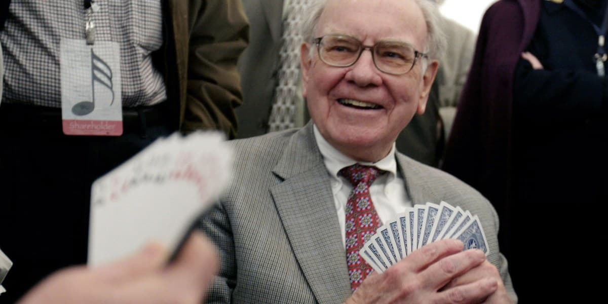 Apply Buffett's Strategy to Credit Card Rewards Selection