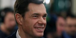 Russian Oligarch's $500M Superyacht Navigates Geopolitical Waters