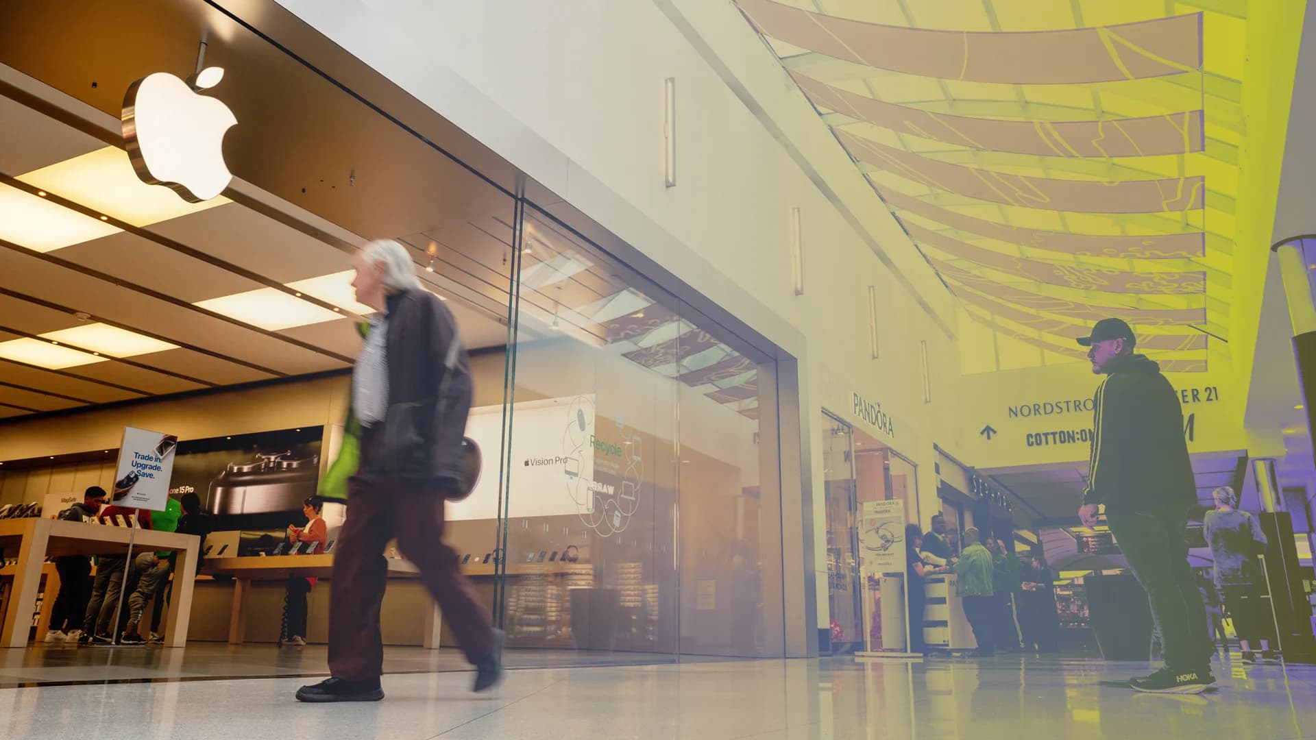 Apple's Unionized Store Closure Raises Labor Questions for Retailers